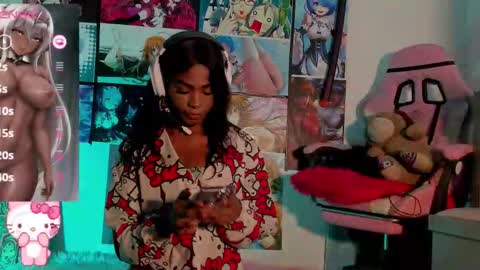 effy_marinn online show from 12.18.25