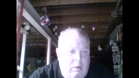 Snapshot of efriff chatting on 04.19.26 efriff online show from 04.19.26