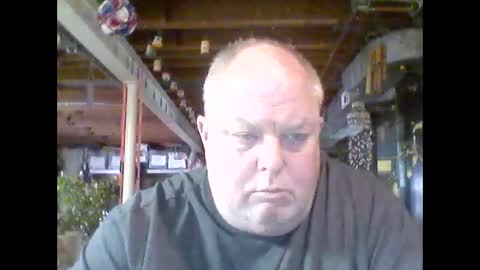 Snapshot of efriff chatting on 04.19.26 efriff online show from 04.19.26