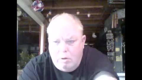 Snapshot of efriff chatting on 04.20.26 efriff online show from 04.20.26