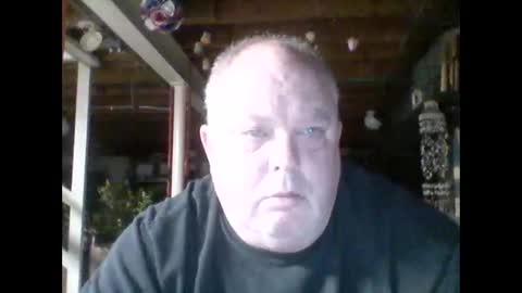 Snapshot of efriff chatting on 04.24.26 efriff online show from 04.24.26