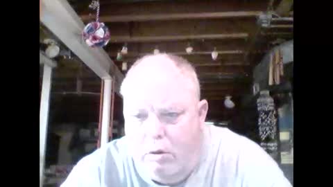Snapshot of efriff chatting on 05.18.26 efriff online show from 05.18.26