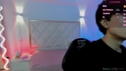 Snapshot of eidan_tay chatting on 04.20.26 eidan_tay online show from 04.20.26