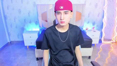 Snapshot of eidan_tay chatting on 05.15.26 eidan_tay online show from 05.15.26