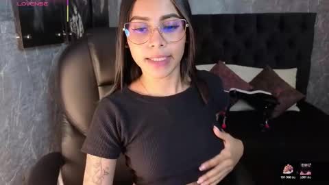 Snapshot of eileen__stone chatting on 12.02.25 eileen__stone online show from 12.02.25