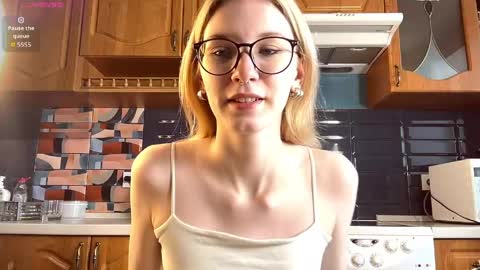 Snapshot of eileencrowday chatting on 05.04.26 eileencrowday online show from 05.04.26