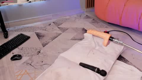 Eilin online show from 12.30.24