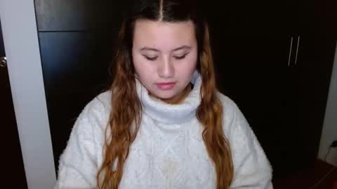 EIMY   MODEL INDEPENDENT online show from 12.04.24