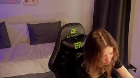 Snapshot of eira_kilian chatting on 11.19.25 eira_kilian online show from 11.19.25