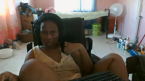 Eirondra Valeen online show from 10.16.25