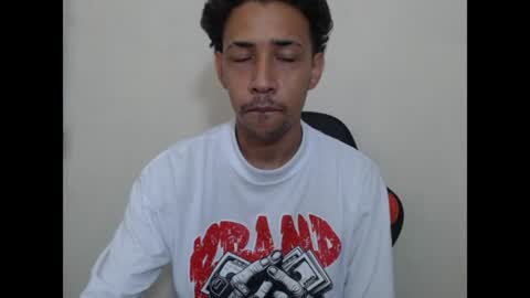 Snapshot of el_menor chatting on 04.27.26 Instagram BelowAbajo online show from 04.27.26