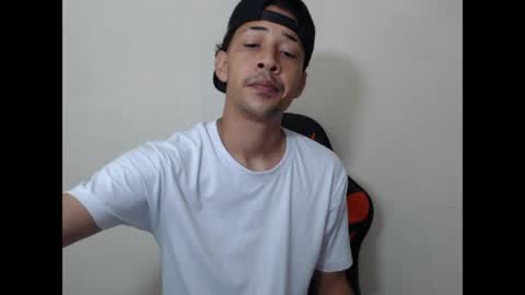 Snapshot of el_menor chatting on 05.06.26 Instagram BelowAbajo online show from 05.06.26