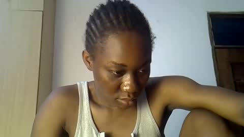 Snapshot of el_petite chatting on 12.09.24 petite online show from 12.09.24