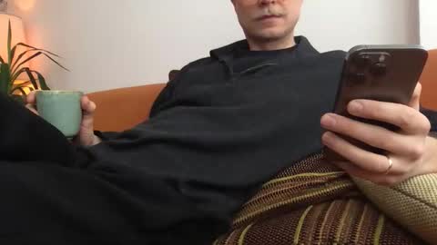 Snapshot of el_thunder chatting on 02.20.26 MrE online show from 02.20.26