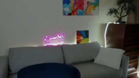 Snapshot of elani_lune chatting on 04.28.26 Elani online show from 04.28.26