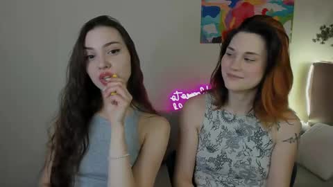 Snapshot of elani_lune chatting on 06.01.26 Elani online show from 06.01.26