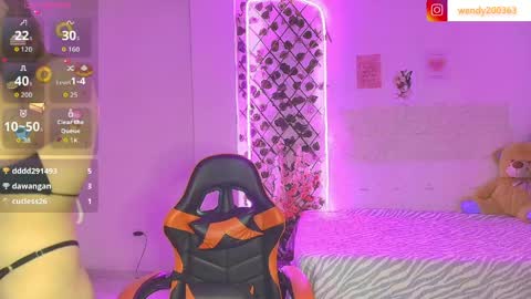 lara online show from 04.10.26