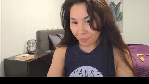 Snapshot of elaramuse_ chatting on 07.24.26 elaramuse_ online show from 07.24.26