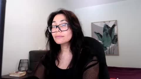 Snapshot of elaramuse_ chatting on 07.27.26 elaramuse_ online show from 07.27.26