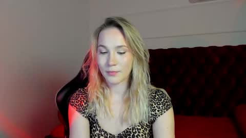 elaravoltage online show from 03.25.26