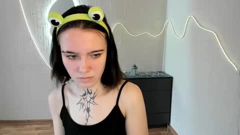 Snapshot of elastikiss chatting on 02.22.26 elastikiss online show from 02.22.26