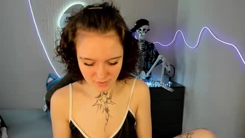 Snapshot of elastikiss chatting on 03.16.26 elastikiss online show from 03.16.26