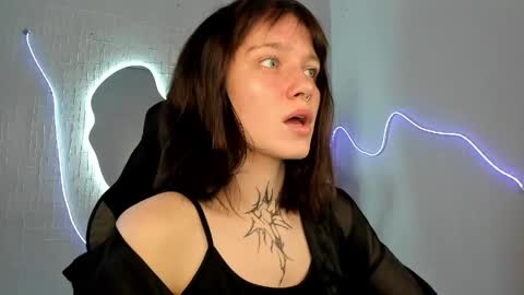 Snapshot of elastikiss chatting on 03.28.26 elastikiss online show from 03.28.26