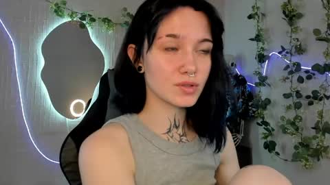 Snapshot of elastikiss chatting on 05.18.26 elastikiss online show from 05.18.26