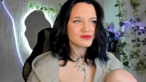 Snapshot of elastikiss chatting on 05.18.26 elastikiss online show from 05.18.26