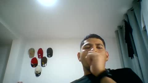 Snapshot of elberjimenes97 chatting on 05.19.26 elberjimenes97 online show from 05.19.26