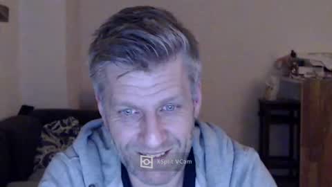 Snapshot of elculiador2207 chatting on 01.05.25 Timm online show from 01.05.25