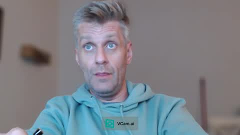 Snapshot of elculiador2207 chatting on 09.22.25 Timm online show from 09.22.25