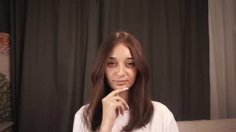 Snapshot of eleanorhartley chatting on 07.29.26 Emily online show from 07.29.26