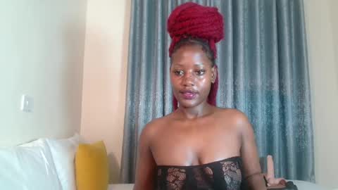 Snapshot of elegant_ebony chatting on 12.15.24 Nika online show from 12.15.24