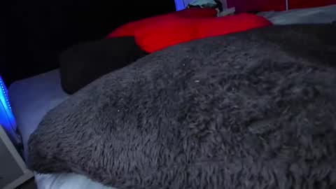 Elegant online show from 12.03.24