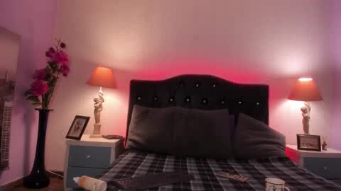 Elegant online show from 12.23.24