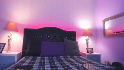 Elegant online show from 12.27.24