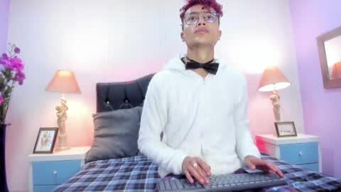 Elegant online show from 12.31.24