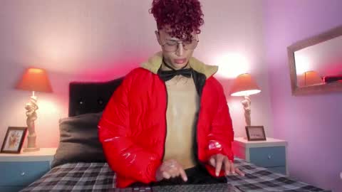 Elegant online show from 01.03.25