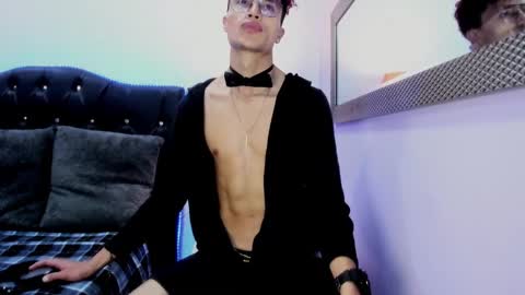 Elegant online show from 01.11.25