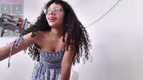 Snapshot of elektra_williams chatting on 01.19.25 elektra_williams online show from 01.19.25