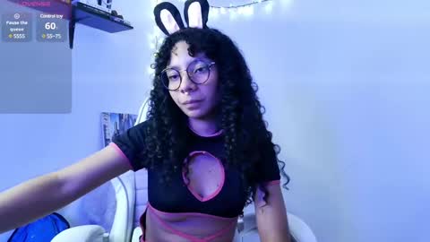 Snapshot of elektra_williams chatting on 01.23.25 elektra_williams online show from 01.23.25