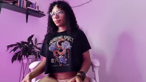 Snapshot of elektra_williams chatting on 02.26.25 elektra_williams online show from 02.26.25