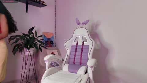 Snapshot of elektra_williams chatting on 02.28.25 elektra_williams online show from 02.28.25