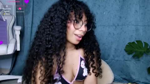 Snapshot of elektra_williams chatting on 10.08.25 elektra_williams online show from 10.08.25