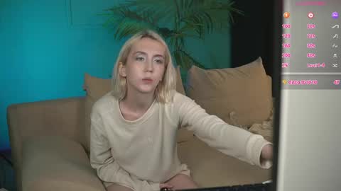 Snapshot of elen__moore chatting on 05.23.26 Elen online show from 05.23.26