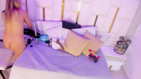 Elena online show from 04.10.26