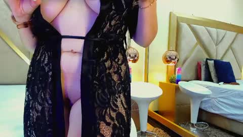 Snapshot of elena_watsonn chatting on 05.21.26 Elena Watsonn online show from 05.21.26