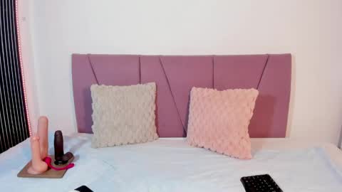 elena_wolff online show from 04.25.26