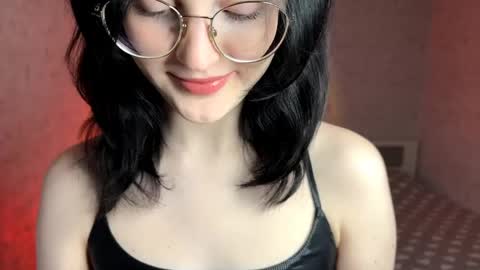 Annie PVT IS OPEN online show from 05.12.26